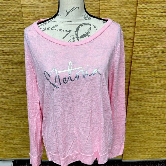 2 long sleeved shirts - Picture 2 of 5